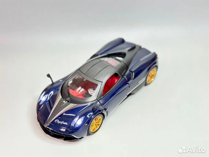 Коллекционная машинка Pagani Huayra 1/24 с имитаци