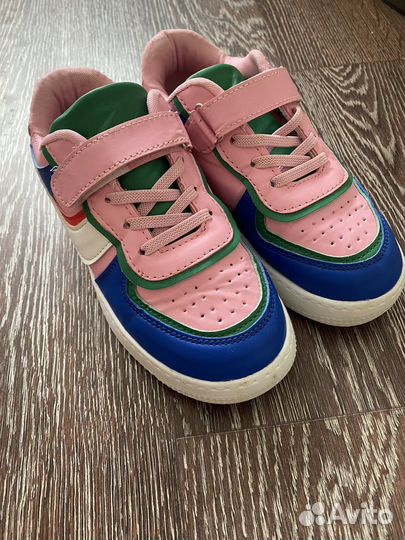 Кроссовки для девочки