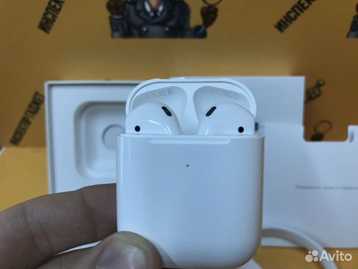 Apple AirPods 2
