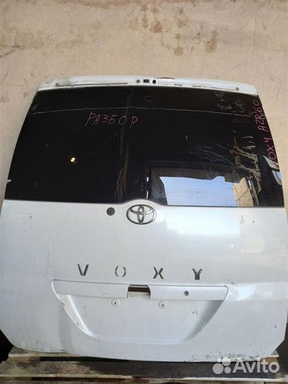 Стекло заднее toyota voxy AZR60G