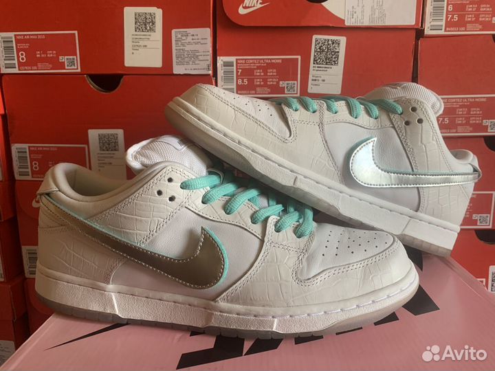 Nike SB Dunk Low Diamond Supply Co White Diamond