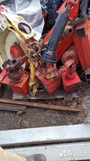 Редуктора и карданов от кукурузной жатки