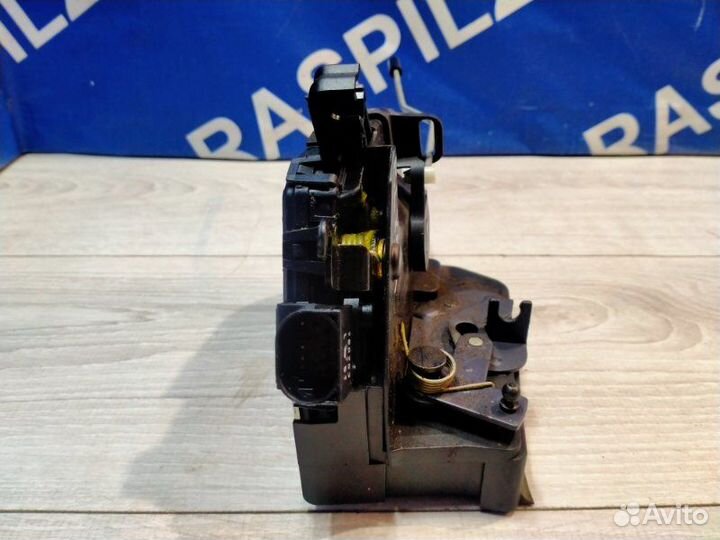 Замок двери задний левый Bmw X5 E53 M54B30 04/2003