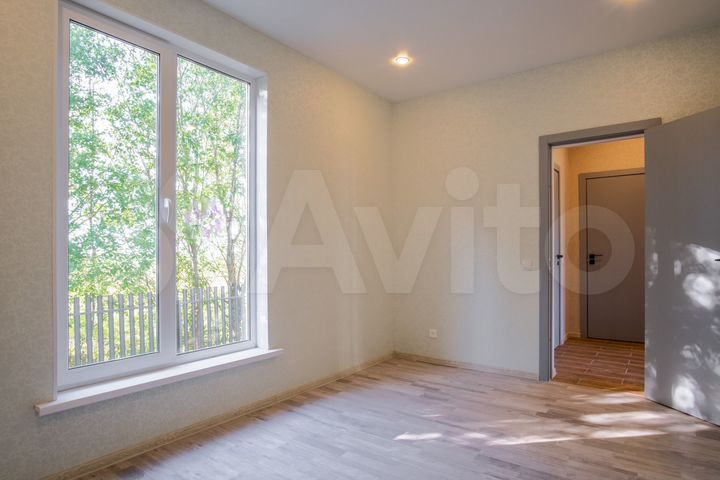 Дом 196 м² на участке 7,5 сот.