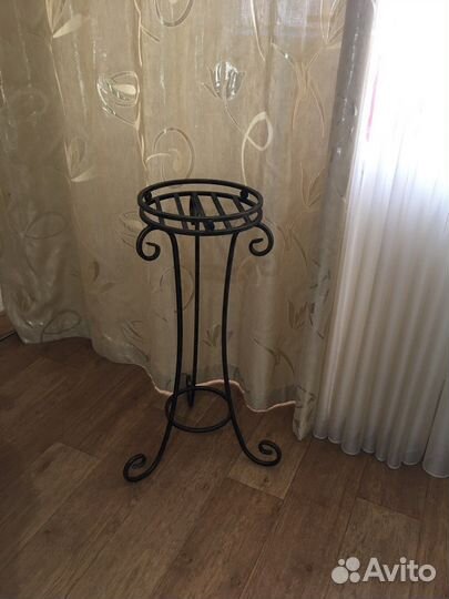 Подставка новая кованая ручная работа под цветы