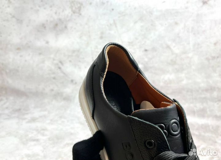 Кроссовки Boss долговечные