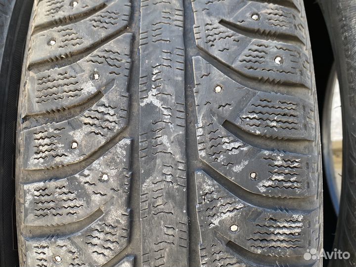 Bridgestone Ice Cruiser 7000 225/65 R17 106T