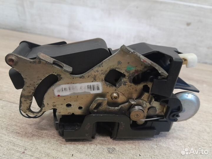 Замок передний правый двери Mercedes-Benz Vito W63