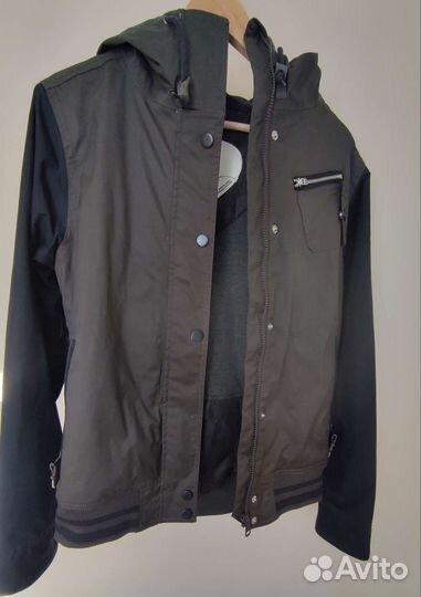 Сноубордическая куртка Holden