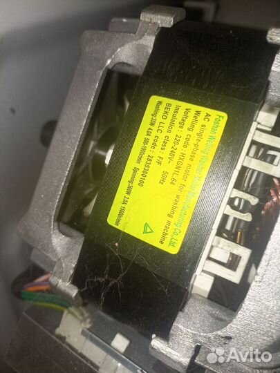 Двигатель Beko 2835380100, hxgn1L.64