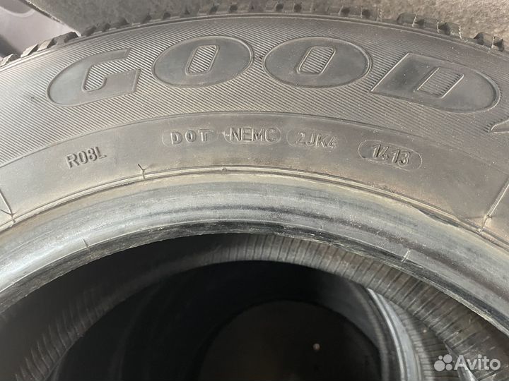 Goodyear UltraGrip 500 235/65 R17