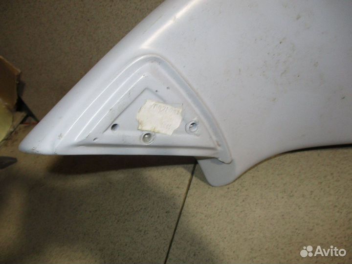 Спойлер (дефлектор) двери багажника Toyota RAV4