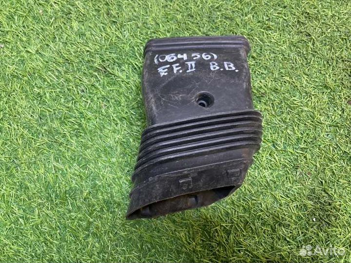 Патрубок воздушного фильтра Ford Focus 2