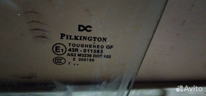 Стекло двери заднее левое Mercedes-Benz X W470