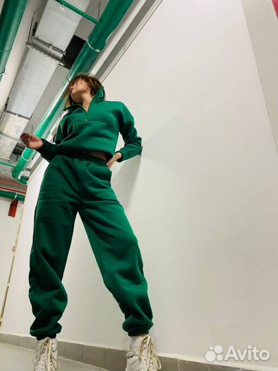 Спортивный костюм женский