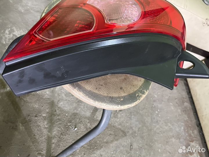 Фонарь задний nissan tiida