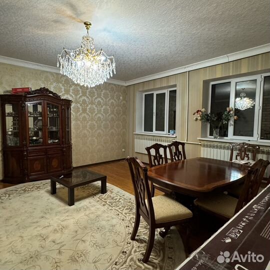 Горка стол стулья