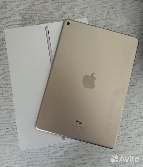 iPad Air Wi-Fi 64GB Gold