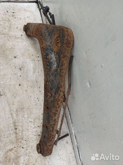 Рычаг задний поперечный 52088422AB