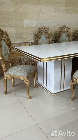 Кухонный стол и стулья комплект