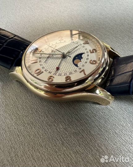 Часы frederique constant