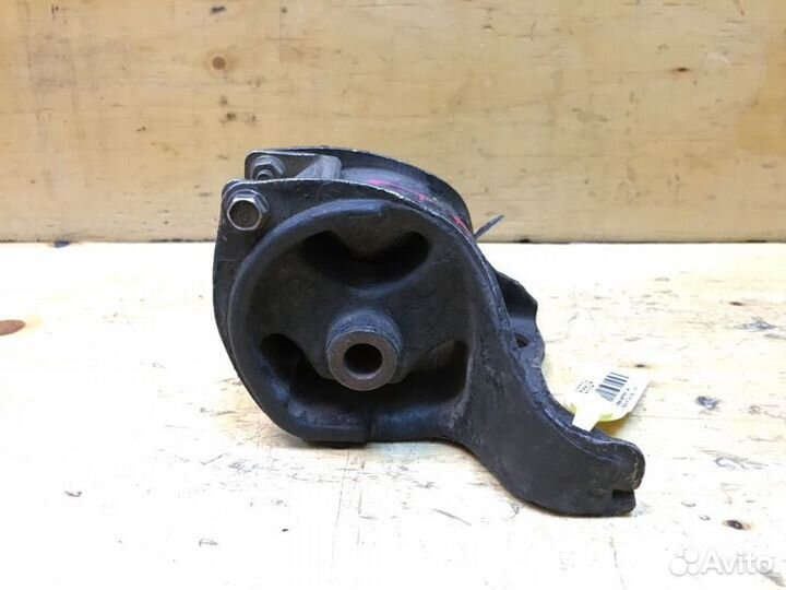 Подушка двигателя правая Honda Integra DB6 ZC 1996