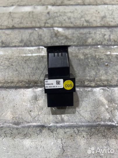 Кнопка стеклоподъёмника задняя левая Volkswagen