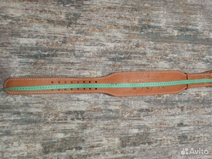 Кожаный ремень для занятия в спортзале