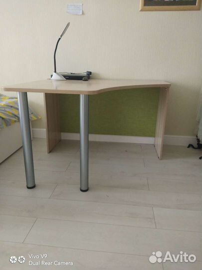 Письменный стол