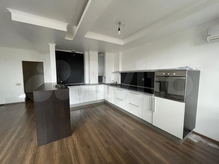 3-к. квартира, 107 м², 14/22 эт.