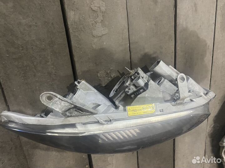 Фары на toyota corolla fielder 09 год