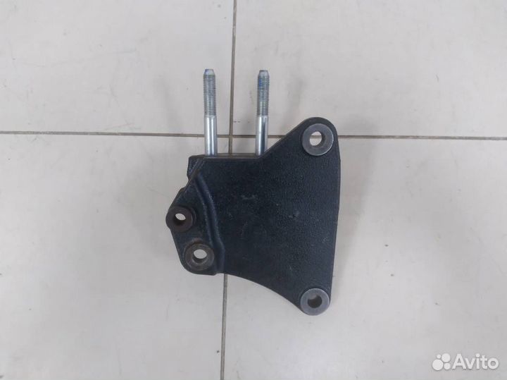 Кронштейн двигателя правый Mitsubishi Outlander GF