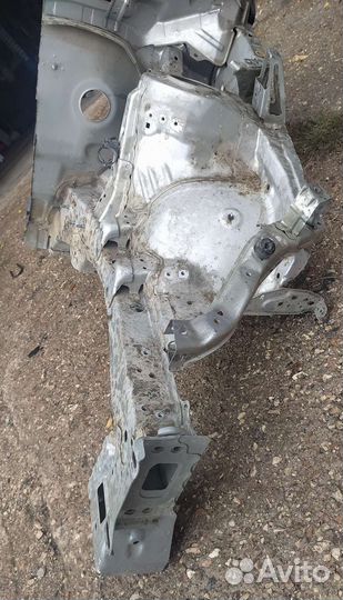 Ланжерон toyota auris левый