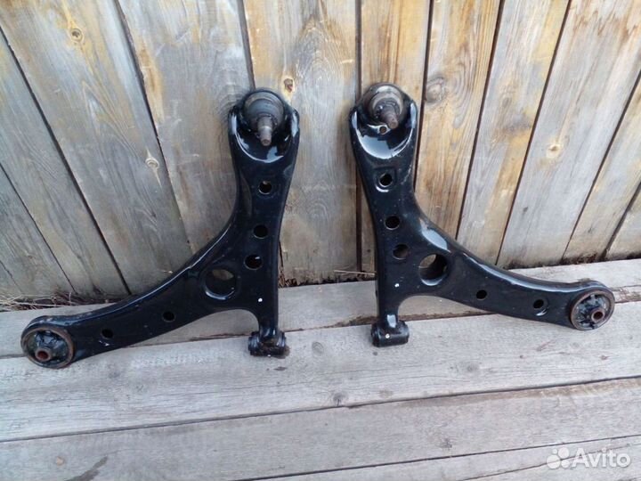 Тойота ипсум21 пара рычагов