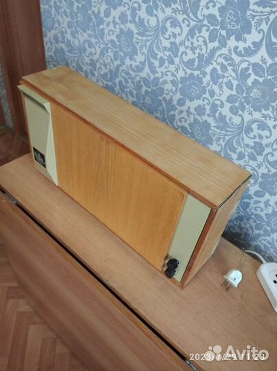 Проигрыватель винила Каравелла