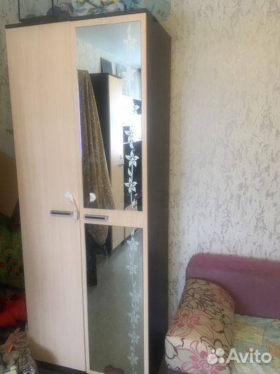 Шкаф плательный с одной полкой вверху