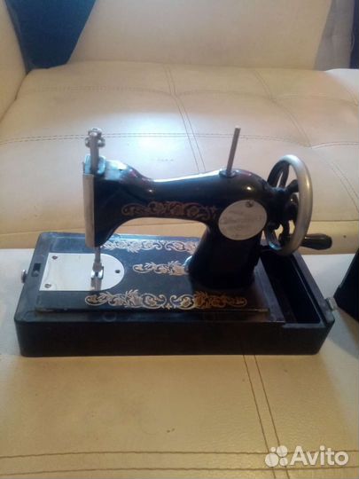 Детская швейная машинка СССР