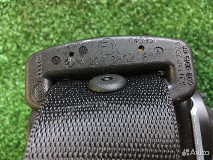 Ремень безопасности задний Mercedes-Benz E-Class