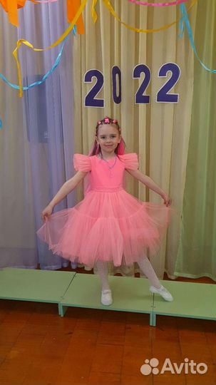 Платье праздничное