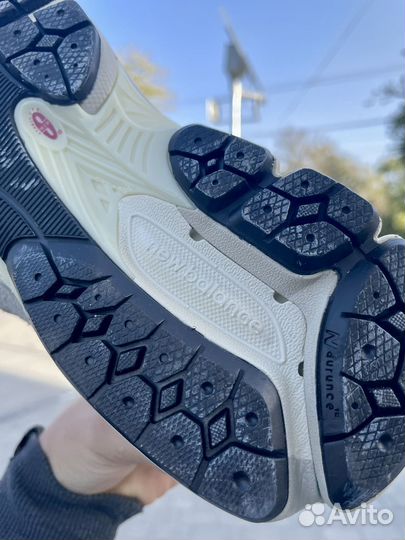 Кроссовки New Balance 2002R