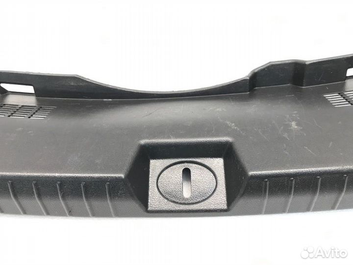 Накладка замка багажника Kia Optima 3 седан 2.4