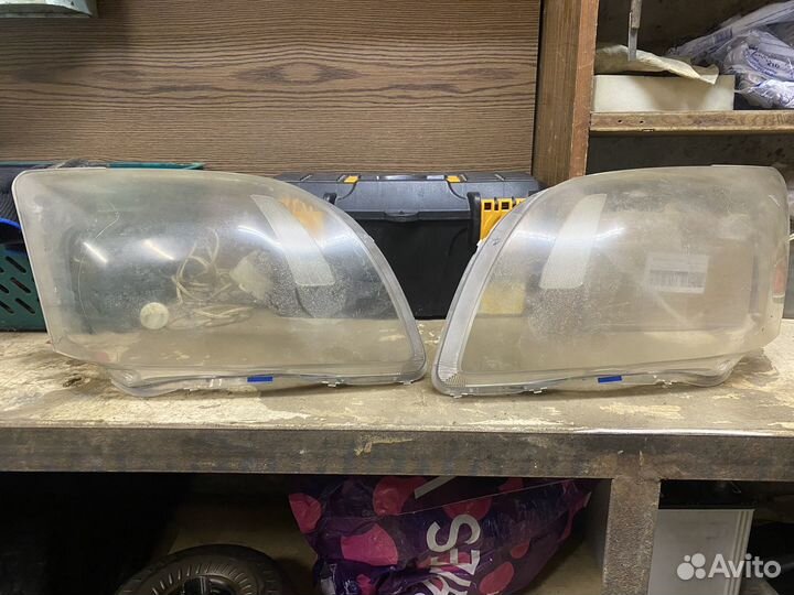 Стекла для фар toyota avensis