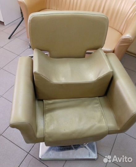 Парикмахерское кресло бу