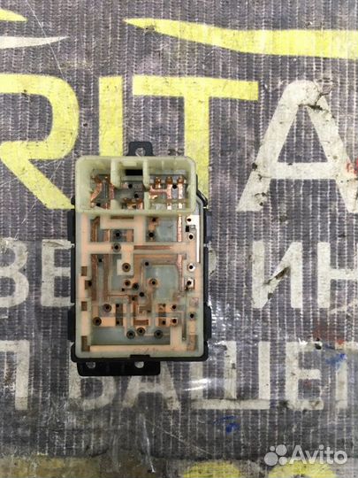 Блок управления зеркалами Kia Rio 3 1.6 G4FC