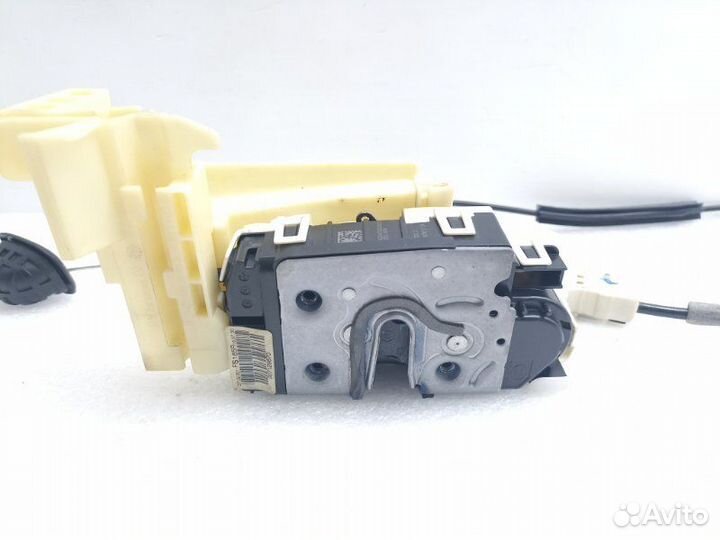 Замок двери передний правый Mercedes-Benz