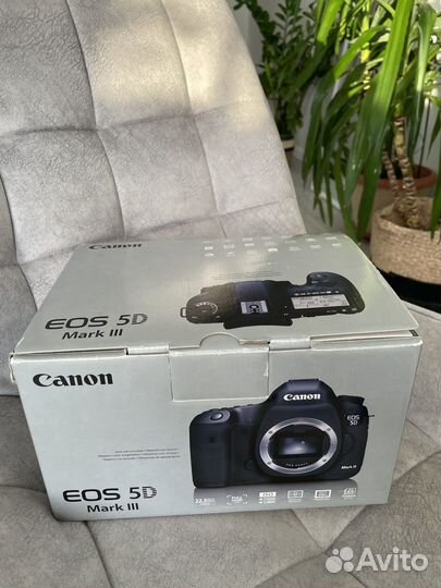 Зеркальный фотоаппарат canon 5D mark iii