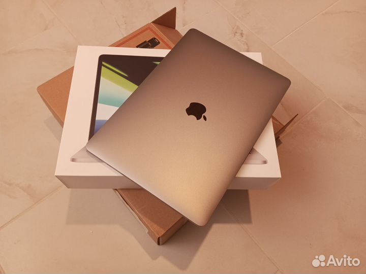 Ноутбук Apple MacBook Pro 13.3