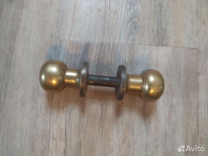 Ручка старинная бронзовая круглая на дверь