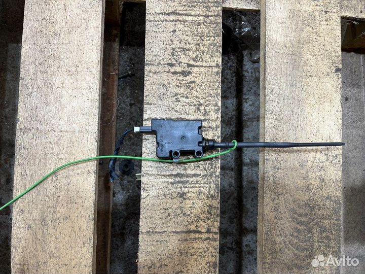 Активатор лючка бензобака Bmw 1 E87 N45B16 2005