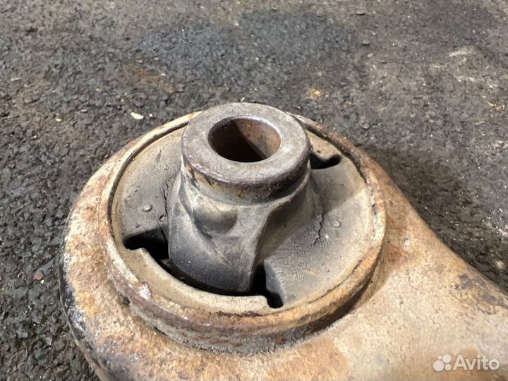 Рычаг передний правый Mitsubishi Lancer 9 4G18